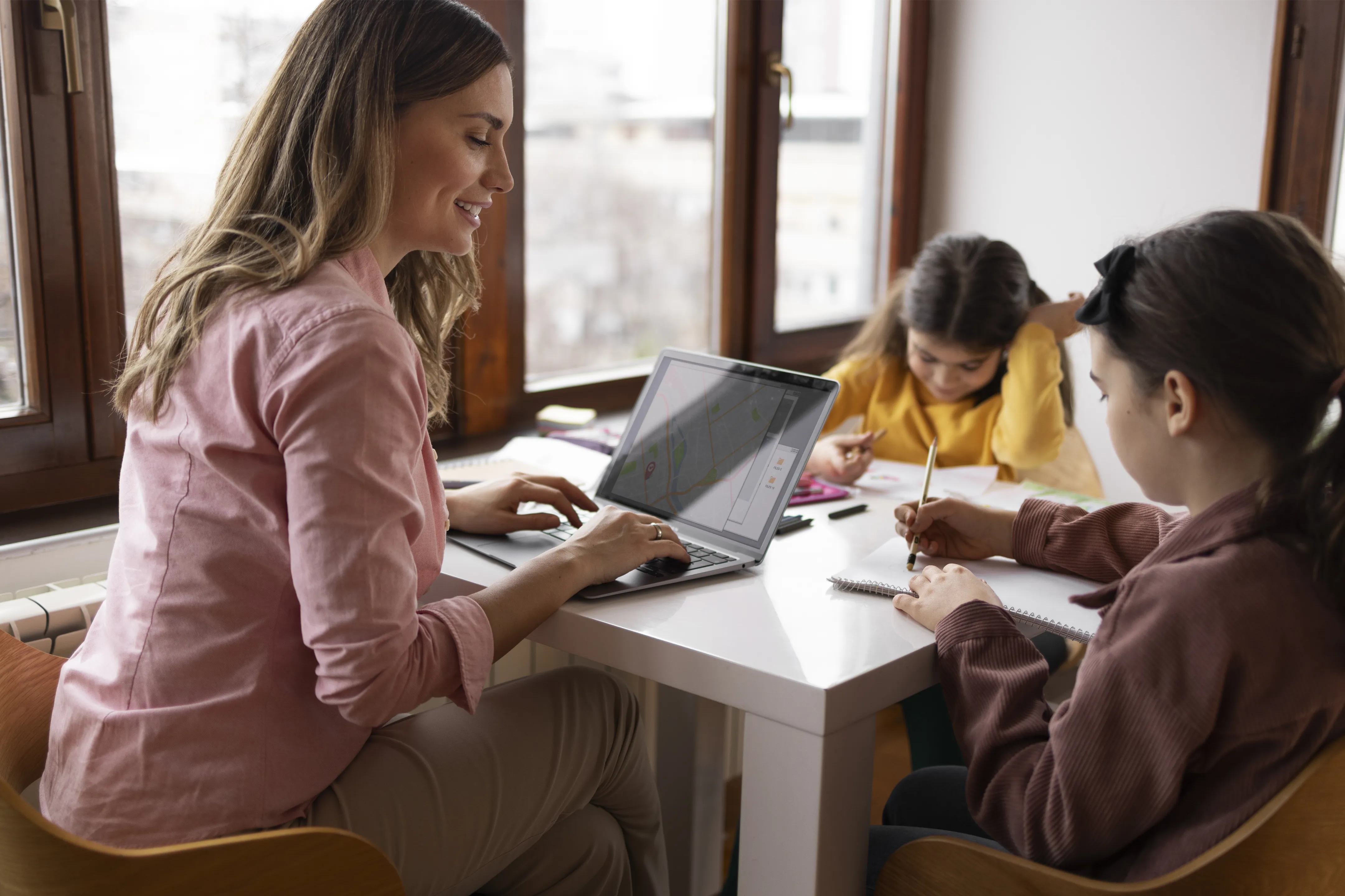Cómo KinderUp refuerza la confianza de las familias en la escuela a través de una comunicación transparente