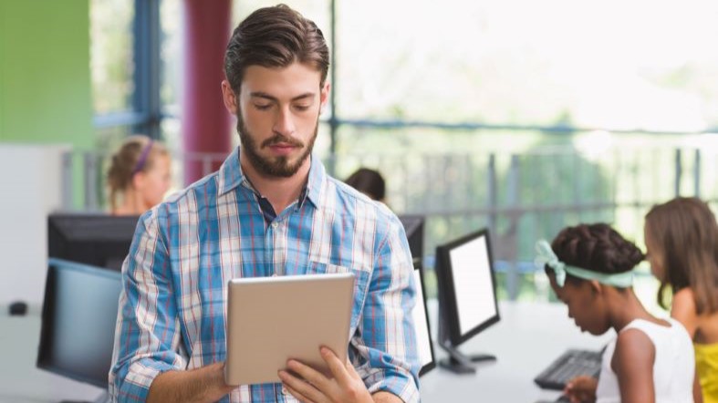 Cómo la inteligencia artificial revoluciona la gestión escolar
