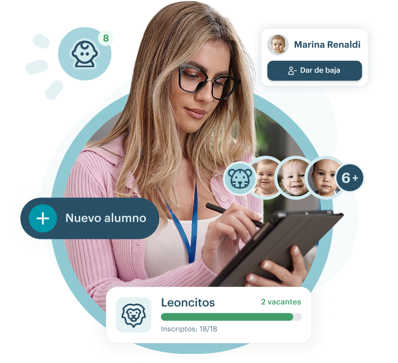 Interfaz de la app KinderUp mostrando la planificación del curso con gestión de aulas y vacantes